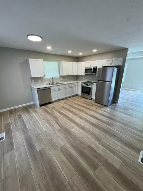 2202 N Pierce Ave #A & B, Springfield, MO 65803 photo 2