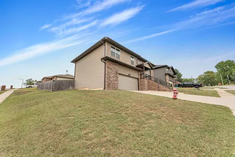 1109 W Eunice St, Ozark, MO 65721 photo 3