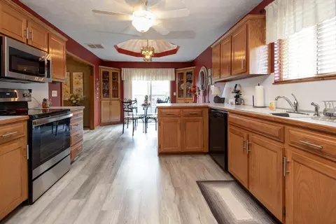 7000 W Lone Oak St, Springfield, MO 65803 photo 8