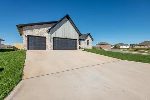 657 W Pinewood St, Nixa, MO 65714 photo 11