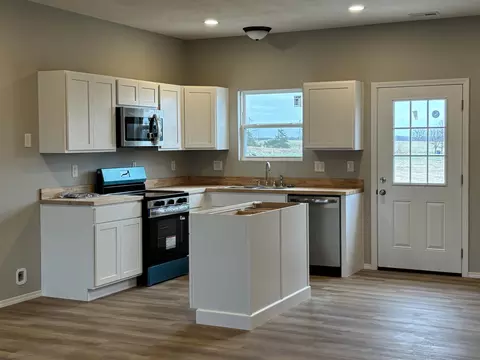 Kitchen - 5487 S 250th, Buffalo, MO 65622 photo 1 of 1