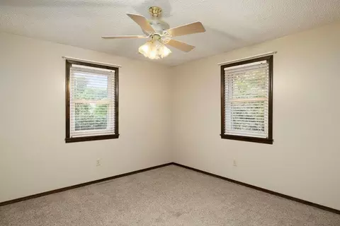 1421 S Catalina Ave, Springfield, MO 65804 photo 8