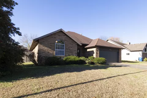 762 S Hemlock Ave, Springfield, MO 65802 photo 1