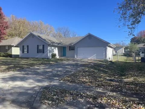5758 S Pinehurst Ave, Springfield, MO 65810 photo 1