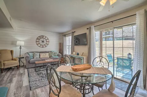 Dining - 570 Abby Ln #3, Branson, MO 65616 photo 1 of 3