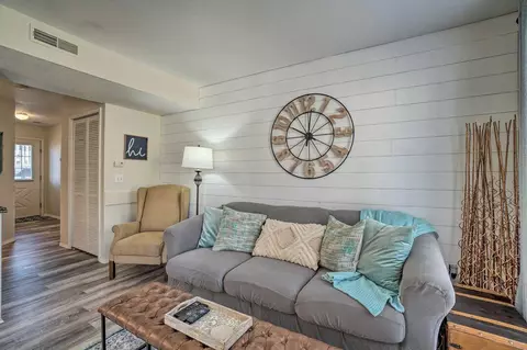 Living - 570 Abby Ln #3, Branson, MO 65616 photo 3 of 5