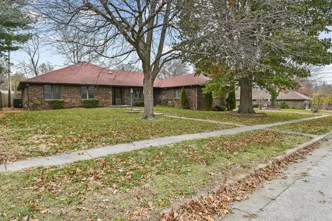 1923 S White Oak Ave, Springfield, MO 65809 photo 2