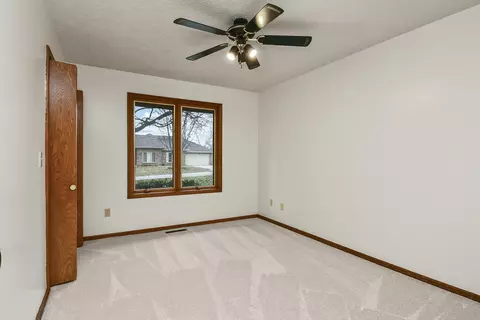 1923 S White Oak Ave, Springfield, MO 65809 photo 9