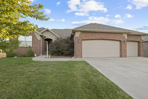 812 E Weldon Dr, Nixa, MO 65714 photo 1