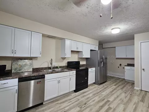 2037-2039 S Delaware Ave, Springfield, MO 65804 photo 9