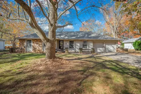 3343 S Southlyn Pl, Springfield, MO 65804 photo 1