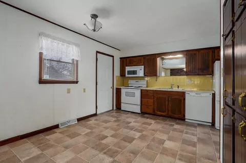 130 E Hazel St, Monett, MO 65708 photo 11