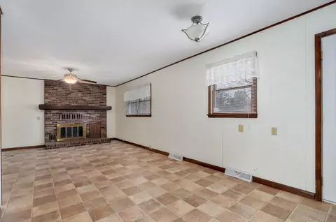 130 E Hazel St, Monett, MO 65708 photo 8