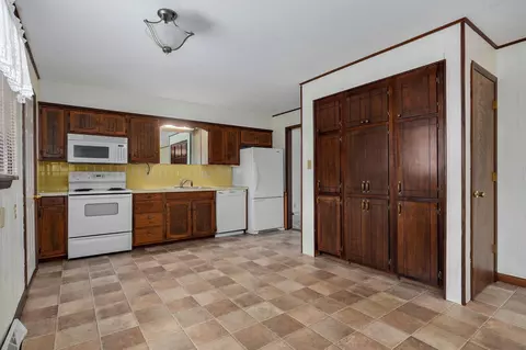 130 E Hazel St, Monett, MO 65708 photo 10