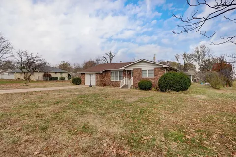 130 E Hazel St, Monett, MO 65708 photo 3