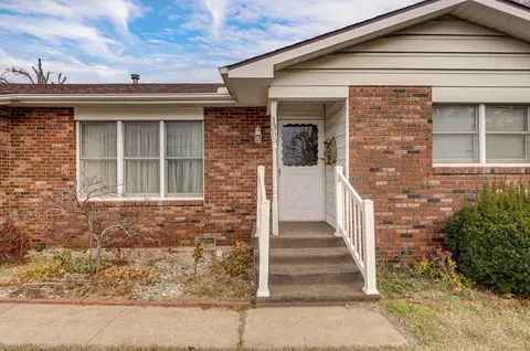 130 E Hazel St, Monett, MO 65708 photo 4
