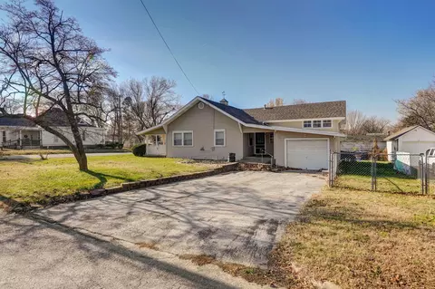 903 W Turner St, Springfield, MO 65803 photo 4
