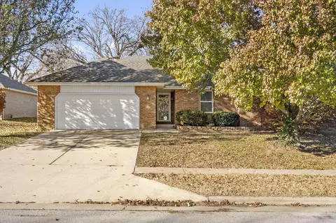 2511 N Clifton Ave, Springfield, MO 65803