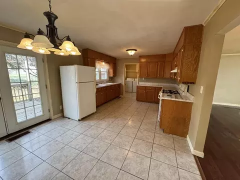 134 Crest Dr, Monett, MO 65708 photo 5