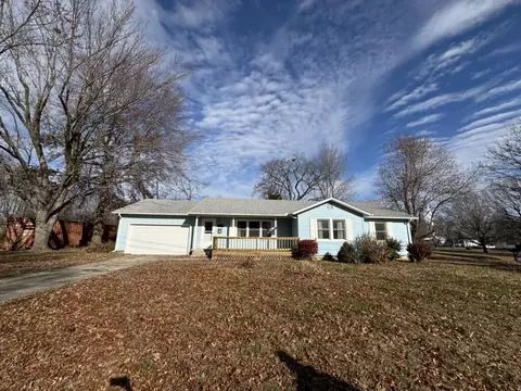 134 Crest Dr, Monett, MO 65708 photo 2