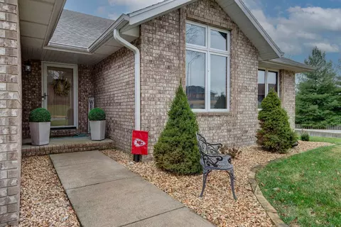 2386 W Nottingham St, Springfield, MO 65810 photo 2