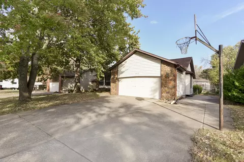 1613 W Lindberg St, Springfield, MO 65807 photo 4
