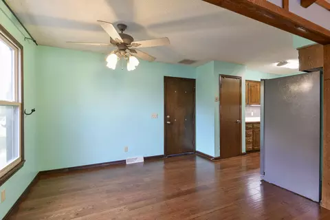 1613 W Lindberg St, Springfield, MO 65807 photo 9