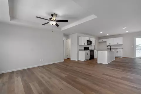 983 N Labrador Ave, Republic, MO 65738 photo 6