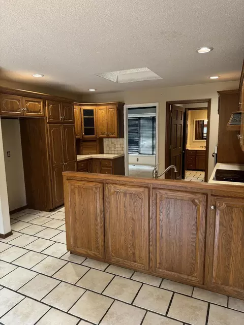 4073 E Linwood St, Springfield, MO 65809 photo 10
