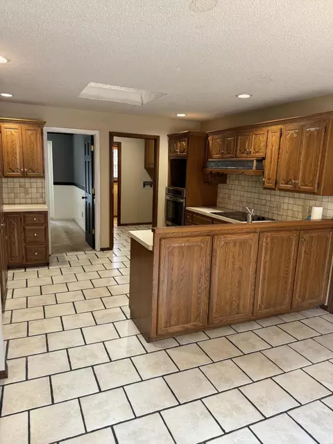4073 E Linwood St, Springfield, MO 65809 photo 11