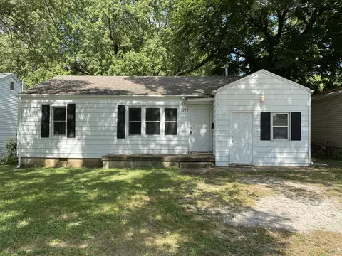 1413 E Locust St, Springfield, MO 65803 photo 1