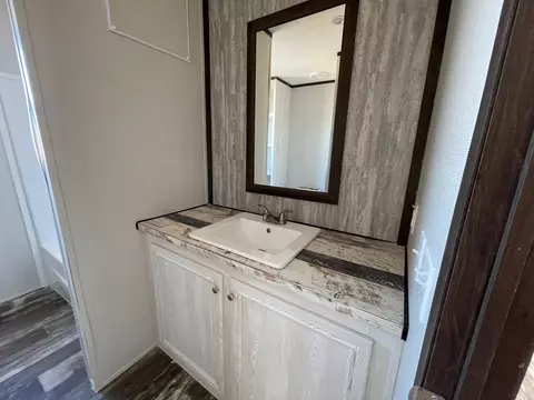 Bath - 2382 County Road 670, Birch Tree, MO 65438 photo 5 of 7