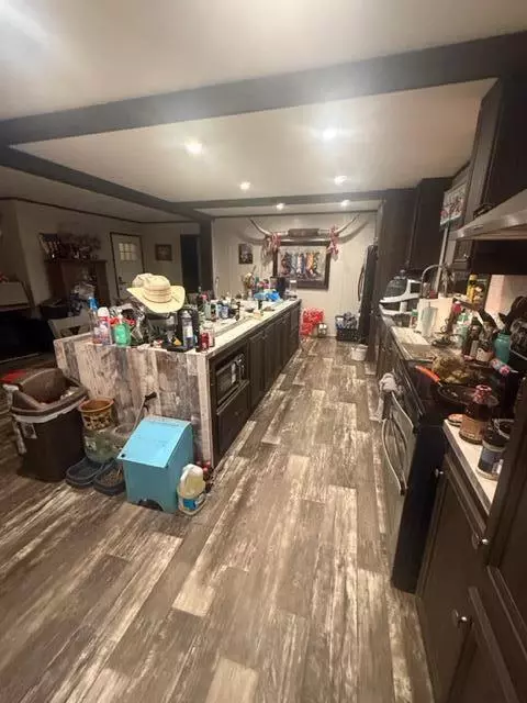 Kitchen - 2382 County Road 670, Birch Tree, MO 65438 photo 2 of 4