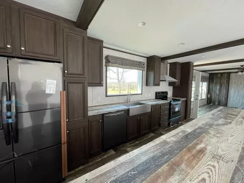 Kitchen - 2382 County Road 670, Birch Tree, MO 65438 photo 3 of 4