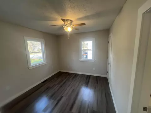 622 W Tracy St, Springfield, MO 65807 photo 8