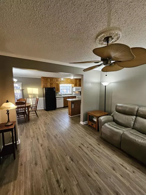 1005 4th St, Monett, MO 65708 photo 2