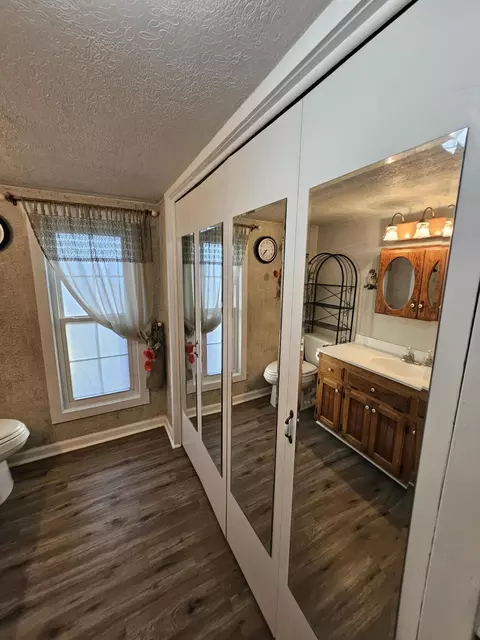1005 4th St, Monett, MO 65708 photo 16