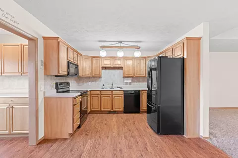 3351 S Parkmont Ct, Springfield, MO 65807 photo 7