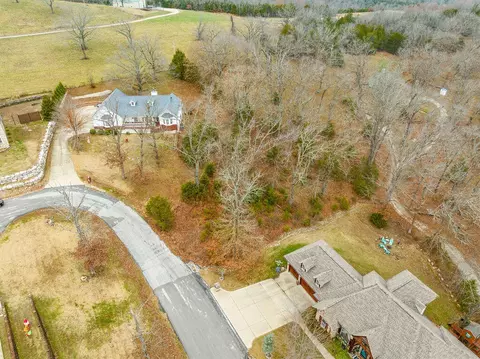 150 White Oak Cir, Walnut Shade, MO 65771