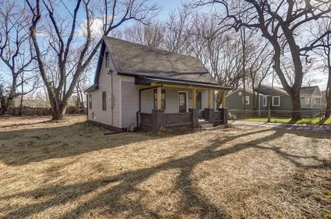 1542 N Hillcrest Ave, Springfield, MO 65802 photo 2