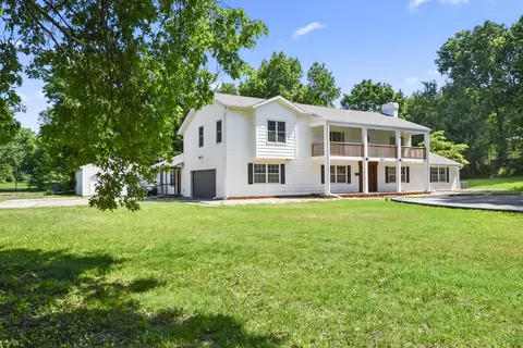 3011 E Lamonta Dr, Springfield, MO 65804