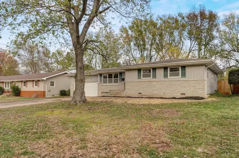2316 S Barcliff Ave, Springfield, MO 65804 photo 2