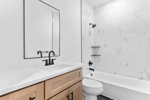 Bath - 2051 E Will St, Republic, MO 65738 photo 4 of 4