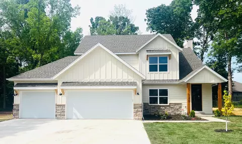 2190 E Will St, Republic, MO 65738