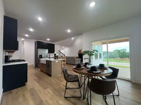 Dining - 2190 E Will St, Republic, MO 65738 photo 1 of 1