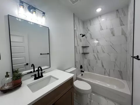 Bath - 2190 E Will St, Republic, MO 65738 photo 2 of 2
