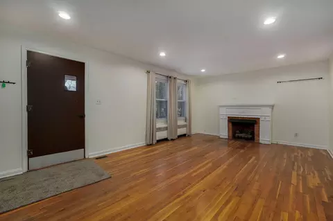 2364 E Manchester St, Springfield, MO 65804 photo 3