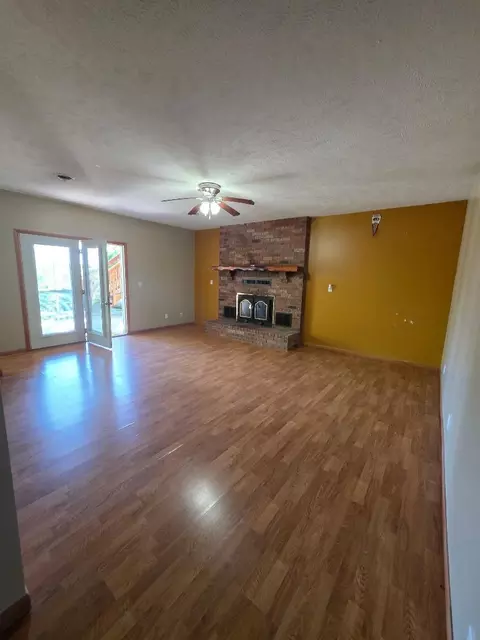 Living - 610 Double O Nine Rd, Reeds Spring, MO 65737 photo 10 of 10