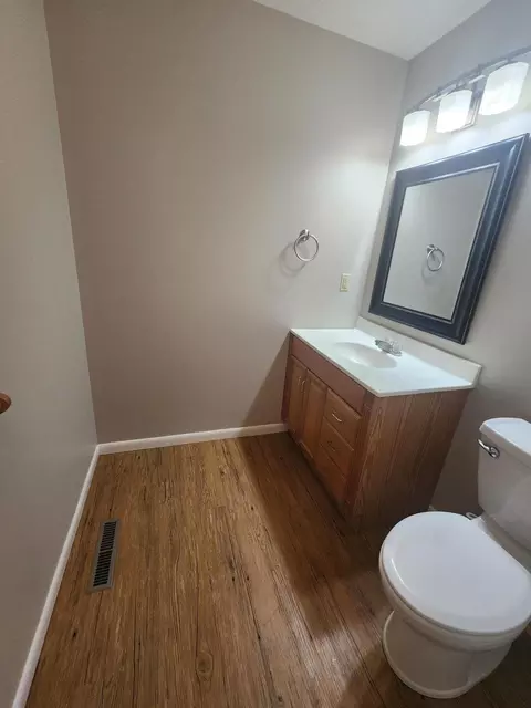Bath - 610 Double O Nine Rd, Reeds Spring, MO 65737 photo 10 of 12