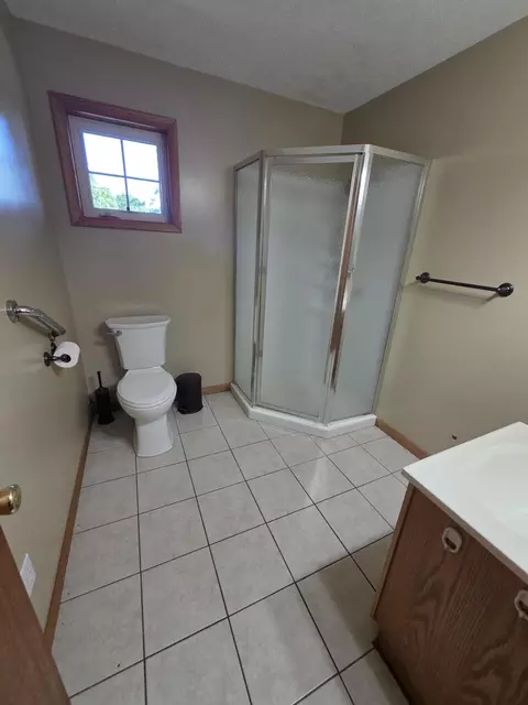Bath - 610 Double O Nine Rd, Reeds Spring, MO 65737 photo 12 of 12